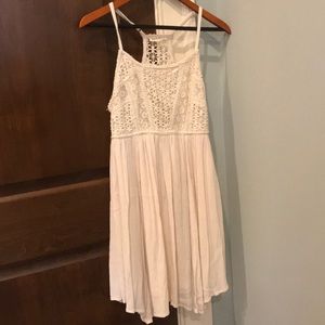 Women’s Dress! Hem & Thread size small!